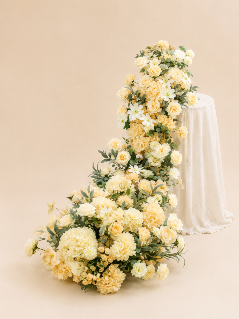 champagne hydrangea table floral cascade